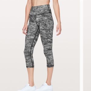 Lululemon Wunder Under high rise crop